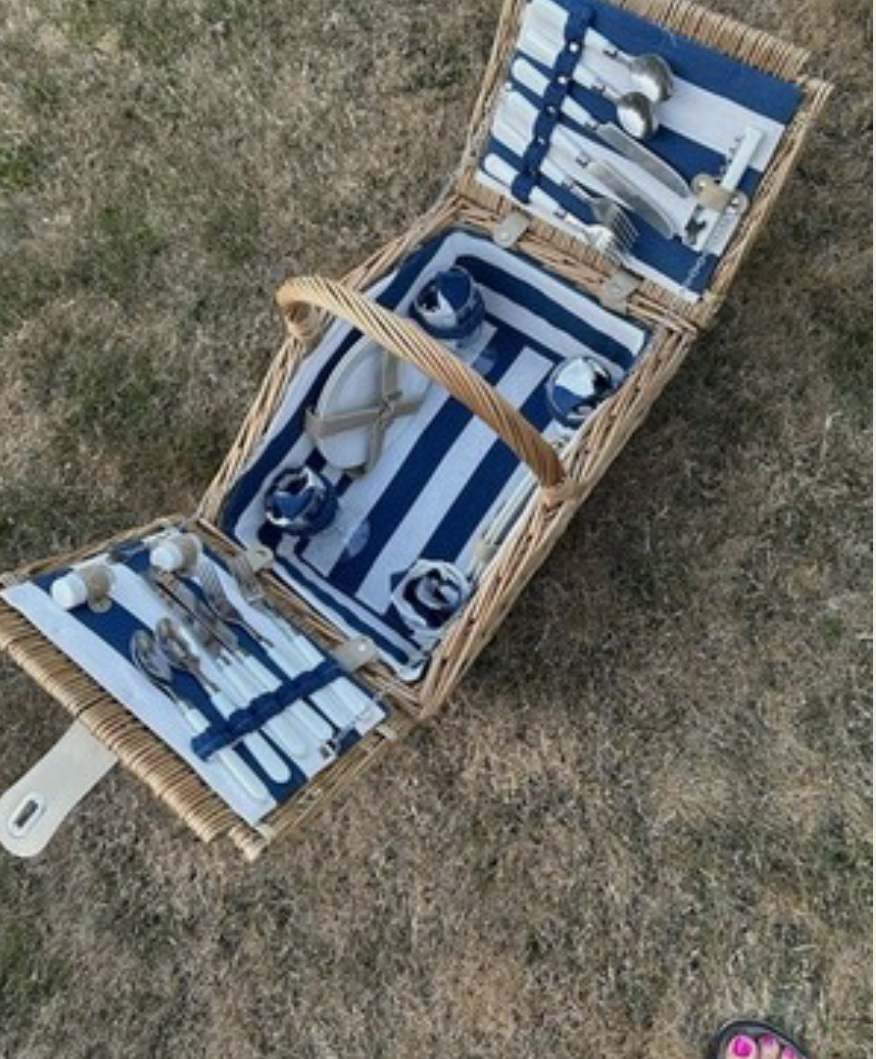 4-Person Picnic Hampers