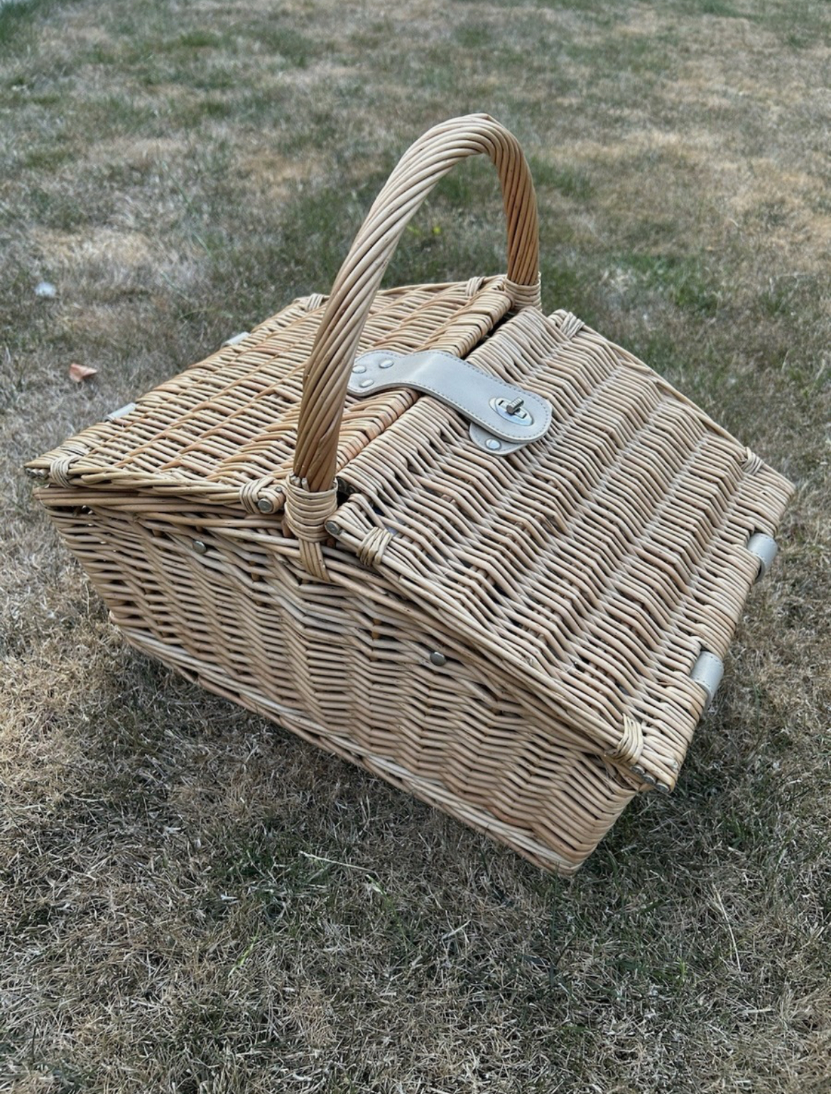 4-Person Picnic Hampers - Image 5